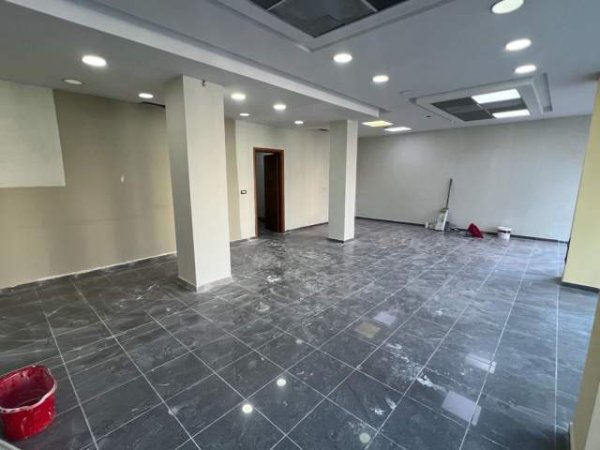 Korce, jepet me qera ambjent biznesi Kati 0, 93 m² 1.700 Euro (Lagjia 9)