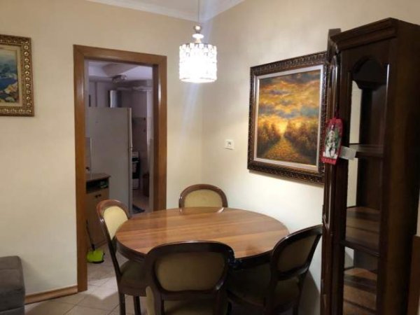 Tirane, jepet me qera apartament 2+1 Kati 4, 95 m² 450 Euro (rruga thanas ziko)