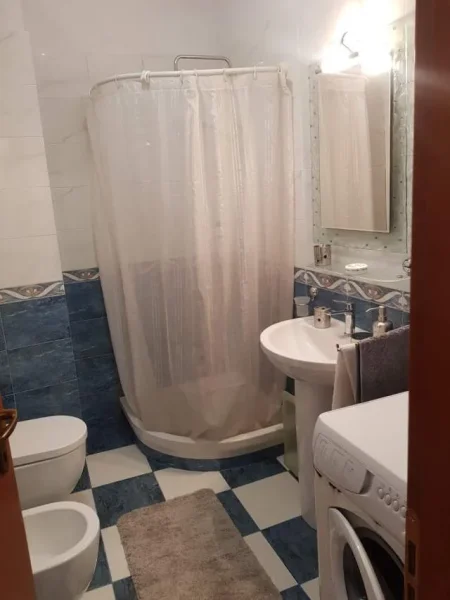 Tirane, Jepet me Qera Apartament 2+1+BLK Kati 10, 115 m² 700 Euro tek Rruga e Bogdaneve