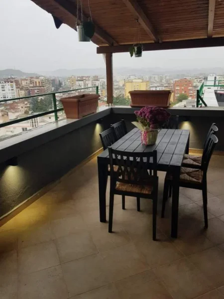 Tirane, Jepet me Qera Apartament 2+1+BLK Kati 10, 115 m² 700 Euro tek Rruga e Bogdaneve