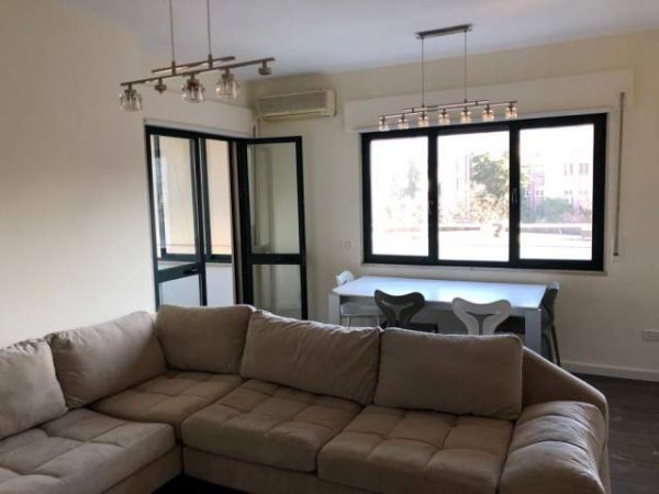 Tirane, jepet me qera apartament 2+1 Kati 5, 85 m² 600 Euro (rruga Rreshit Collaku)