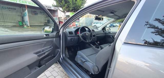 Tirane, shes makine Volkswagen golf 5 Viti 2008, 3.800 Euro