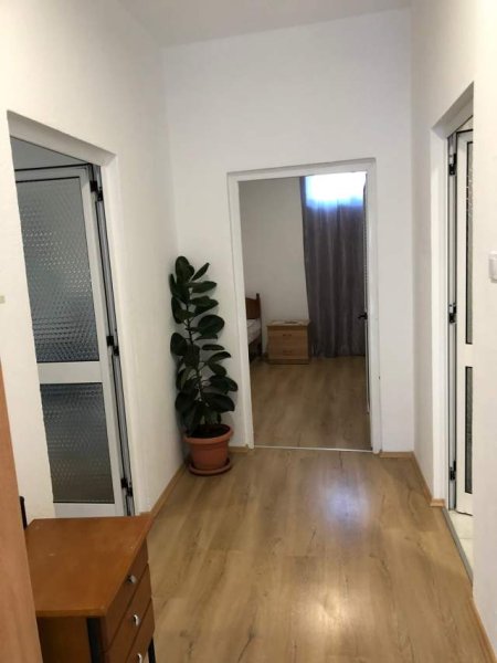 Tirane, jepet me qera apartament 2+1 Kati 2, 450 Euro (Rruga Riza Cerova)
