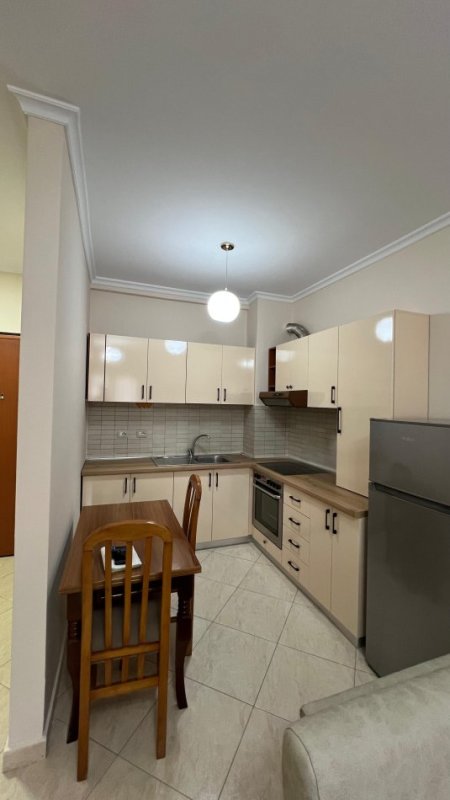 Tirane, jepet me qera apartament 1+1 Kati 4, 55 m² 500 € (Rruga &quot;Siri Kodra&quot;)