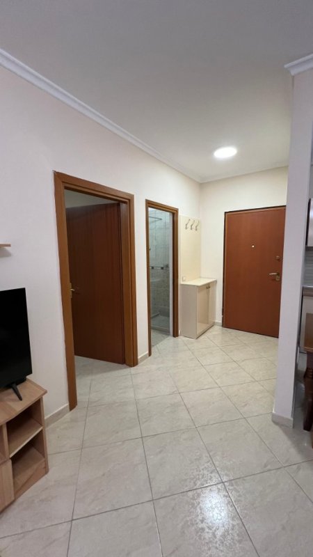 Tirane, jepet me qera apartament 1+1 Kati 4, 55 m² 500 € (Rruga &quot;Siri Kodra&quot;)