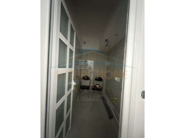 Durres, shitet ambjent biznesi Kati 1, 93 m² 135.000 € (poliklinika)