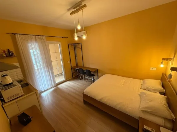 Tirane, jepet me qera apartament 1+1+Ballkon Kati 4, 42 m² 500 € (Myslym Shyri)
