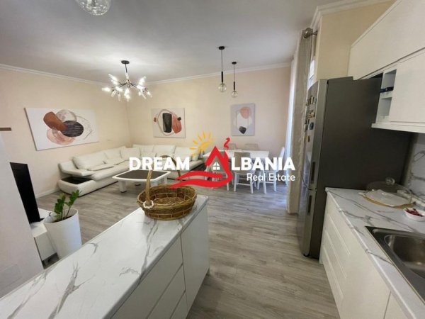 Tirane, jepet me qera apartament 2+1+Ballkon Kati 5, 110 m² 600 € (Tek Fusha e Aviacionit)