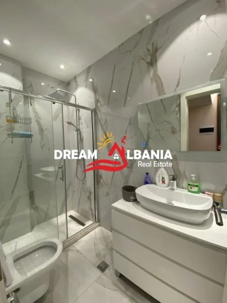 Tirane, jepet me qera apartament 2+1+Ballkon Kati 5, 110 m² 600 € (Tek Fusha e Aviacionit)