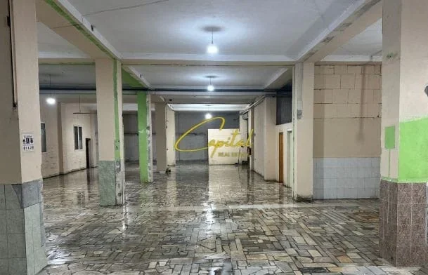 Tirane, jepet me qera magazine Kati 0, 570 m² 2.500 € (YZBERISHT)