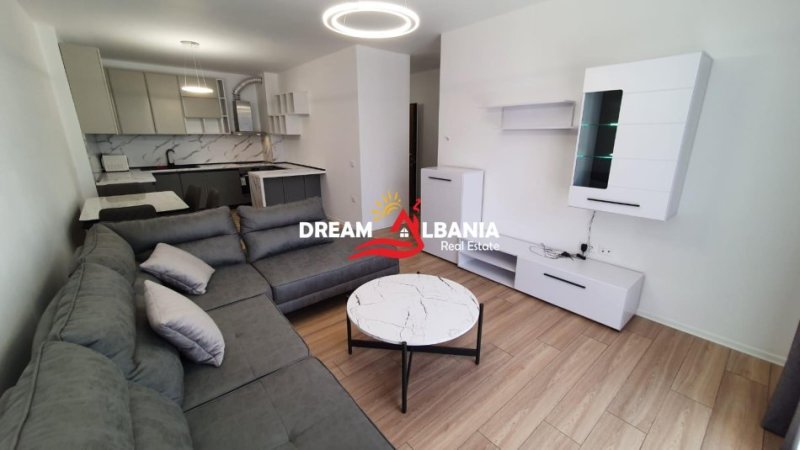 Tirane, jepet me qera apartament 2+1+Ballkon Kati 7, 110 m² 650 € (Tek Rezidenca Zirkon, tek Oxhaku)