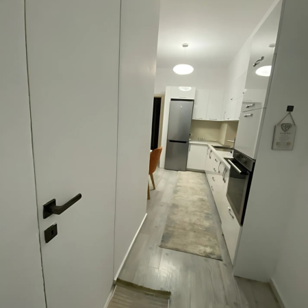 Tirane, jepet me qera apartament 2+1 Kati 3, 180 m² 700 € (Pazari i Ri)