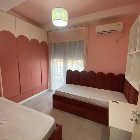 Tirane, jepet me qera apartament 2+1 Kati 3, 180 m² 700 € (Pazari i Ri)