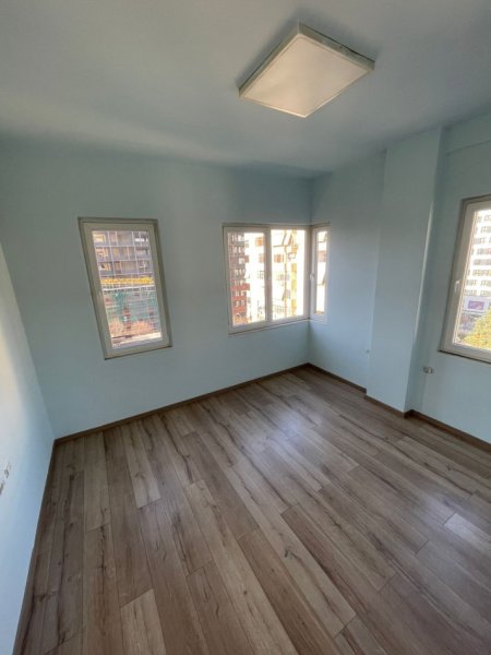 Shqiperi, shitet apartament 2+1+Aneks+Ballkon Kati 6, 110 m² 260.000 € (Rruga Muhedin Llagami)