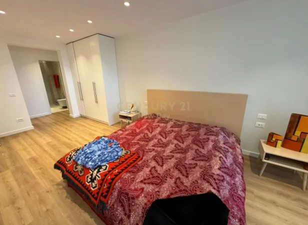 Durres, shitet apartament 3+1 Kati 1, 120 m² 260.000 € (Qerret)