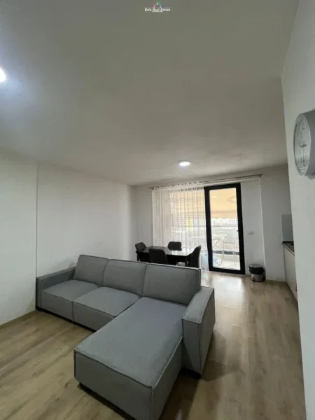 Tirane, jepet me qera apartament 2+1 Kati 5, 95 m² 600 € (rezidenca Turdiu)