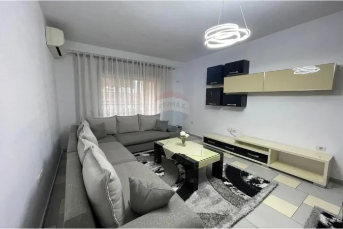 shitet , 124 m² (Apartament + post parkim me qira te rruga Peti)