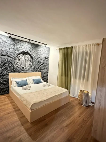 Tirane, jepet me qera apartament 2+1 Kati 1, 90 m² 600 € (Stacioni i Trenit)