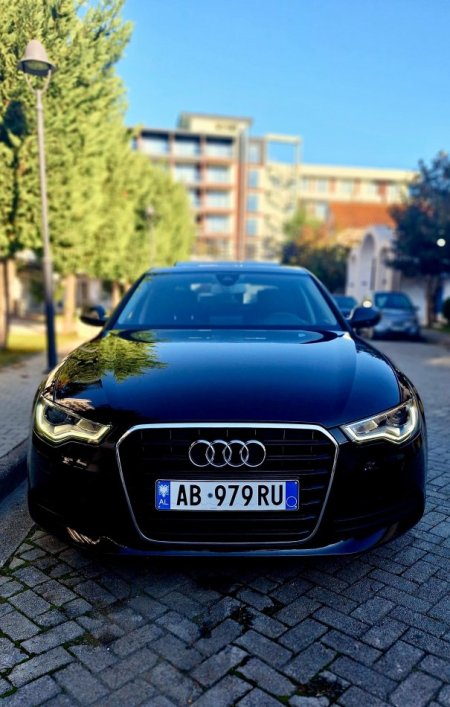 Elbasan, shes makine Audi A6 motorr 2.0Tdi viti 2013 Nafte, e zeze automatik Klima 160 km 10,990 €