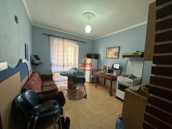 Delvine, shitet apartament 2+1+Ballkon Kati 3, 70 m² 43.000 €