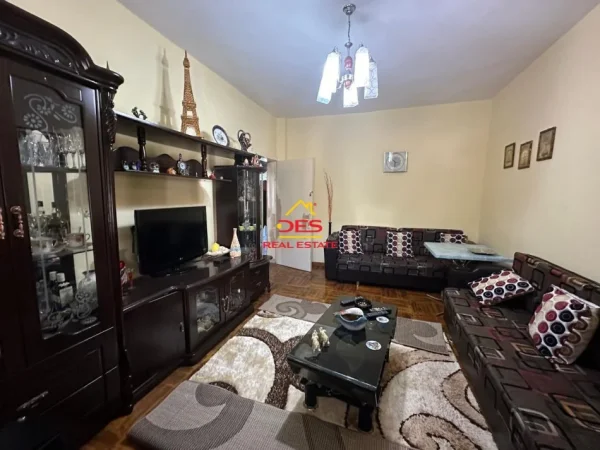 Delvine, shitet apartament 2+1+Ballkon Kati 3, 70 m² 43.000 €