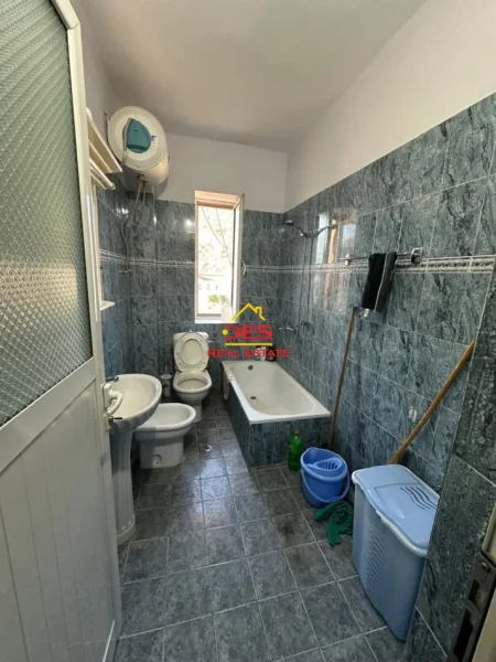 Delvine, shitet apartament 2+1+Ballkon Kati 3, 70 m² 43.000 €