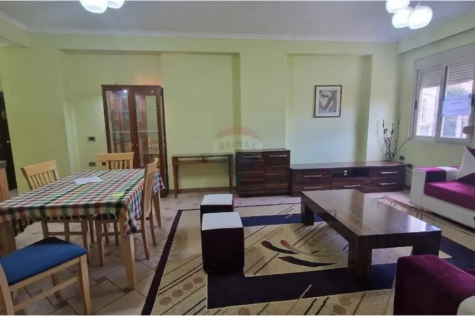 shitet , (Jepet apartament 1+1 tek rruga e Durrsit)