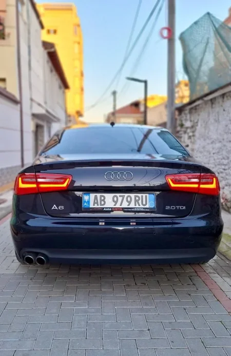 Elbasan, shes makine Audi A6 motorr 2.0Tdi viti 2013 Nafte, e zeze automatik Klima 160 km 10,990 €