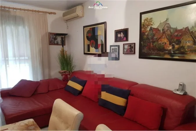 Tirane, jepet me qera apartament 1+1+Ballkon Kati 3, 67 m² 460 € (qender)