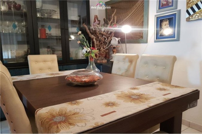 Tirane, jepet me qera apartament 1+1+Ballkon Kati 3, 67 m² 460 € (qender)