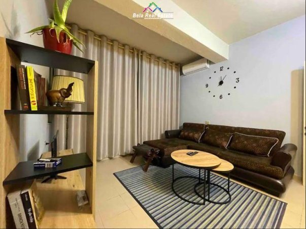 Tirane, jepet me qera apartament 1+1+Ballkon Kati 3, 86 m² 600 € (stacioni i trenit)