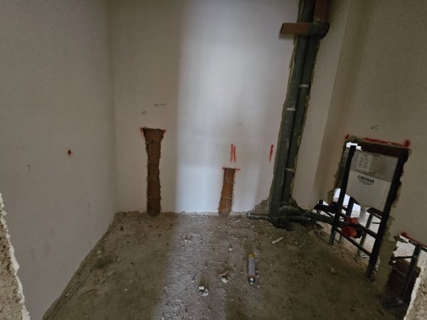 Tirane, shitet 2+1 Kati 3, 112 m² 281.000 € (KOMUNA E PARISIT)