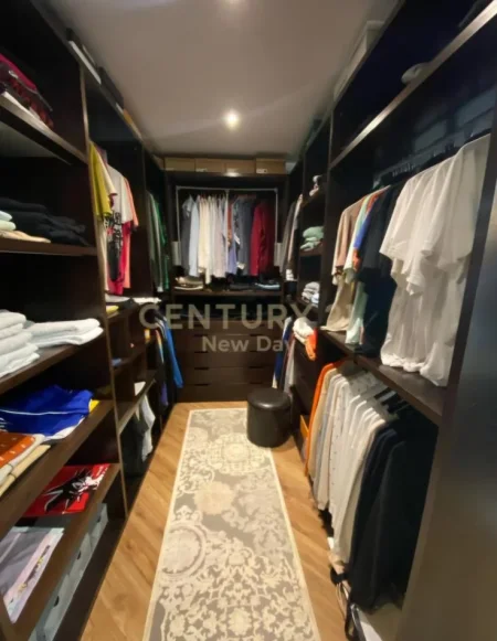 Durres, shitet apartament 4+1+Ballkon Kati 2, 320 m² 500.000 € (Plazhi Iliria)