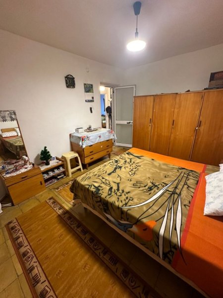 Tirane, jepet me qera apartament 2+1 Kati 4, 80 m² 500 € (Vasil Shanto)