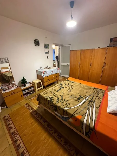 Tirane, jepet me qera apartament 2+1 Kati 4, 80 m² 500 € (Vasil Shanto)
