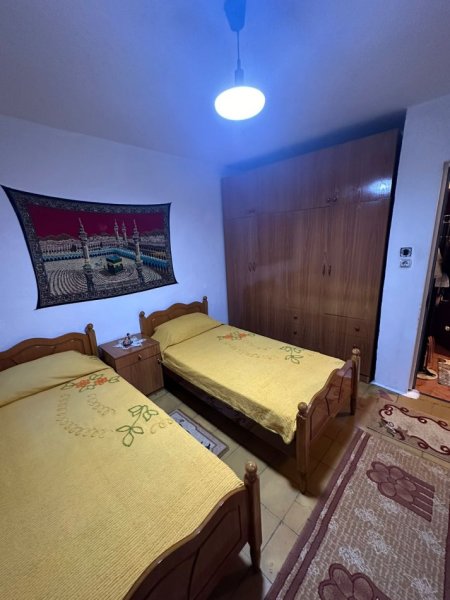Tirane, jepet me qera apartament 2+1 Kati 4, 80 m² 500 € (Vasil Shanto)