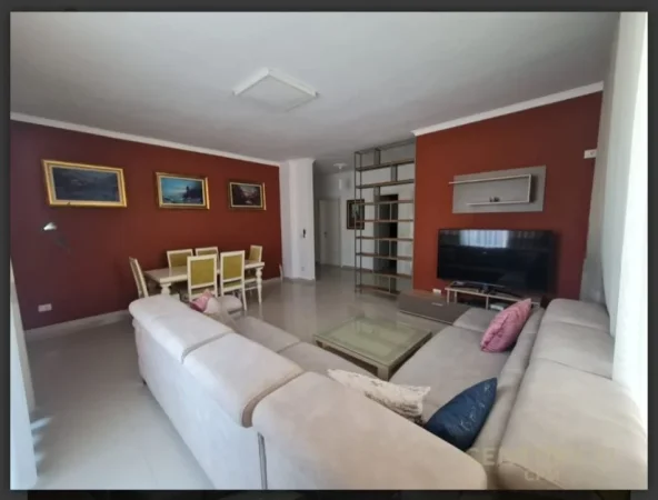 Tirane, jepet me qera 3+1+Aneks+Ballkon Kati 3, 140 m² 700 € 