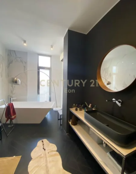 Durres, shitet apartament+verande | Penthouse 5+1 Kati 10, 261 m² 670.000 € (Durrës, Qendër)