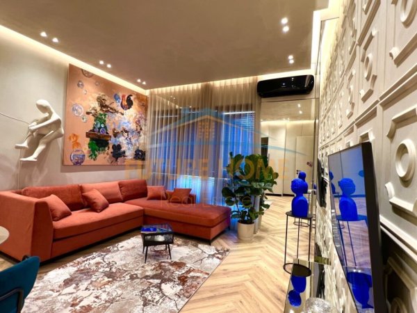 Tirane, jepet me qera apartament 1+1+Ballkon Kati 6, 68 m² 1.000 € (Square 21)