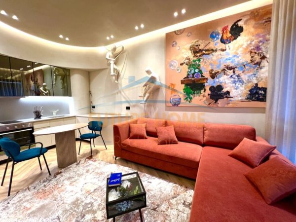 Tirane, jepet me qera apartament 1+1+Ballkon Kati 6, 68 m² 1.000 € (Square 21)