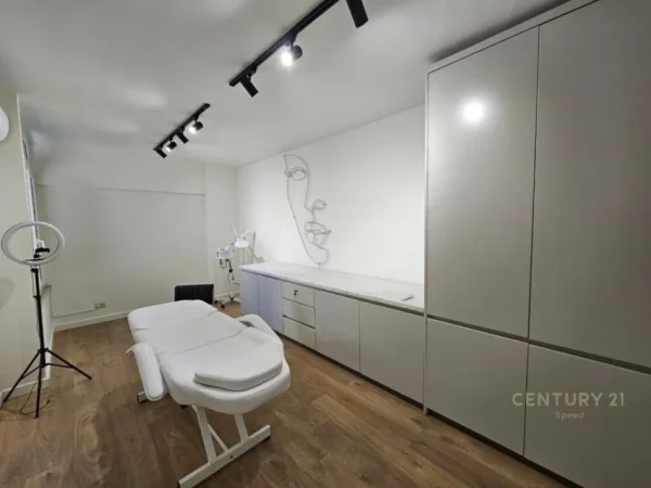 Tirane, shes apartament 2+1 , 83 m² 220.000 € (Ish Blloku)