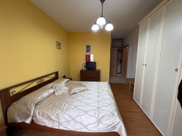 Tirane, jepet me qera 2+1 Kati 3, 550 € (stacioni i trenit)