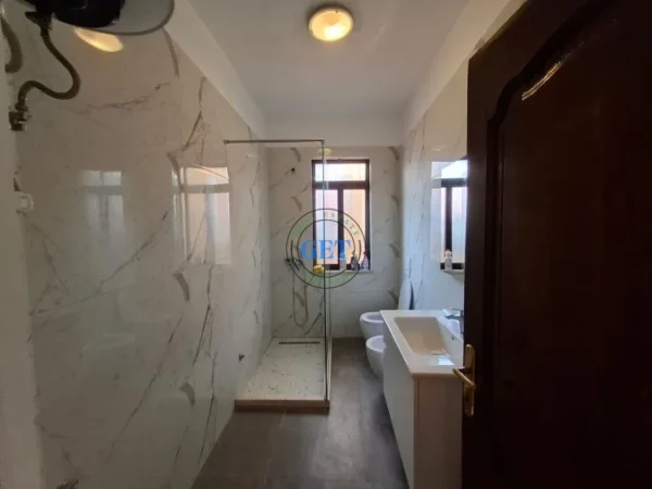 Durres, jepet me qera apartament 1+1 Kati 2, 70 m² 270 € (plazh Iliria Durres)
