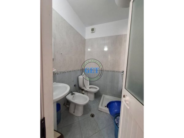 Durres, jepet me qera apartament 1+1 Kati 4, 60 m² 300 € (Plazh Hekurudha ,Dures)