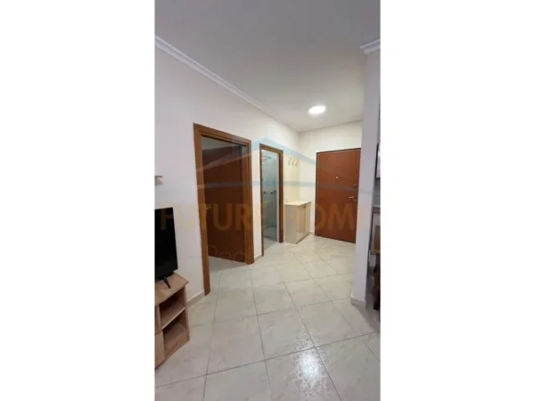 Tirane, jap me qera 1+1 Kati 4, 55 m² 500 € (siri kodra)