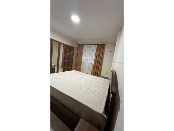 Tirane, jap me qera 1+1 Kati 4, 55 m² 500 € (siri kodra)