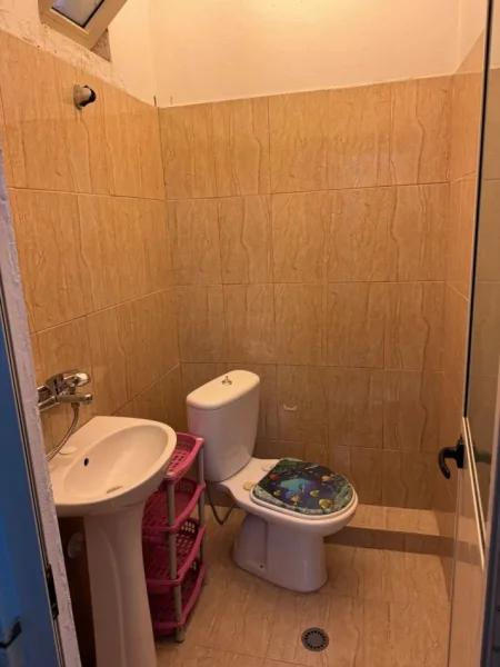 Tirane, jepet me qera apartament 1+1 Kati 1, 60 m² 500 € (rruga e Dibres)