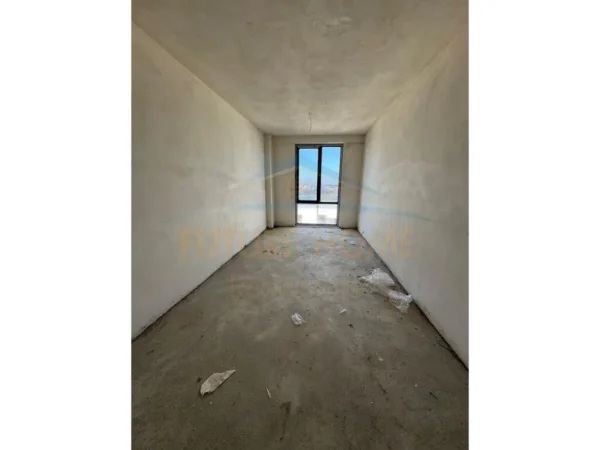 Tirane, shitet apartament 2+1+Ballkon Kati 1, 110 m² 220.000 € (LIQENI I FARKES)