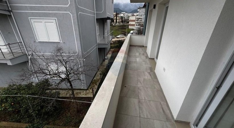 Tirane, jepet me qera apartament 2+1 Kati 0, 95 m² 500 € (Kodra e Priftit)
