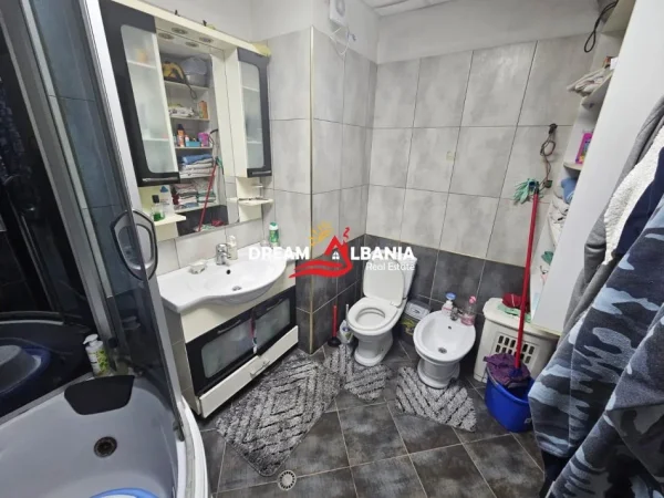 Tirane, shitet apartament 3+1+Ballkon Kati 2, 121 m² 140.000 € (yzberisht)